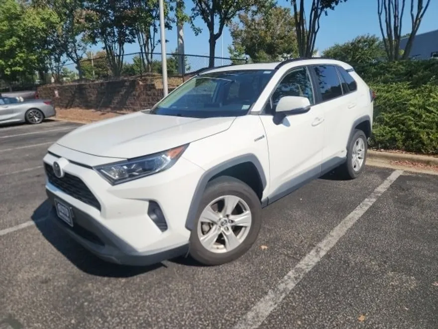 2019 Toyota RAV4 Hybrid XLE photo 1