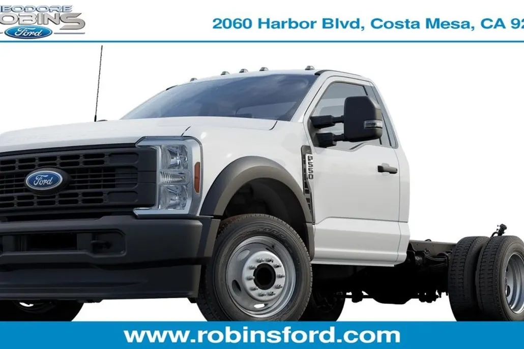 2025 Ford F-550 photo 1