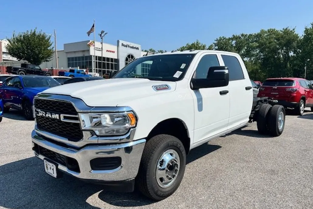 2023 Ram 3500 Tradesman photo 1