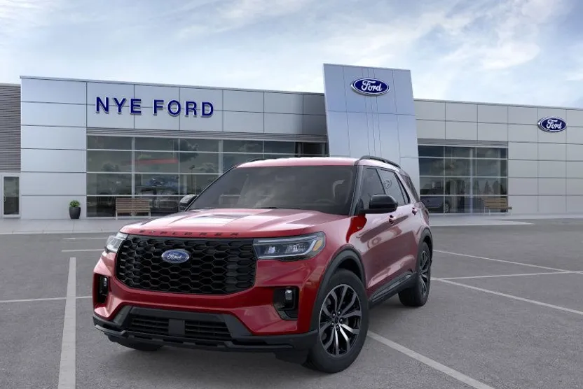 2025 Ford Explorer ST-Line photo 1