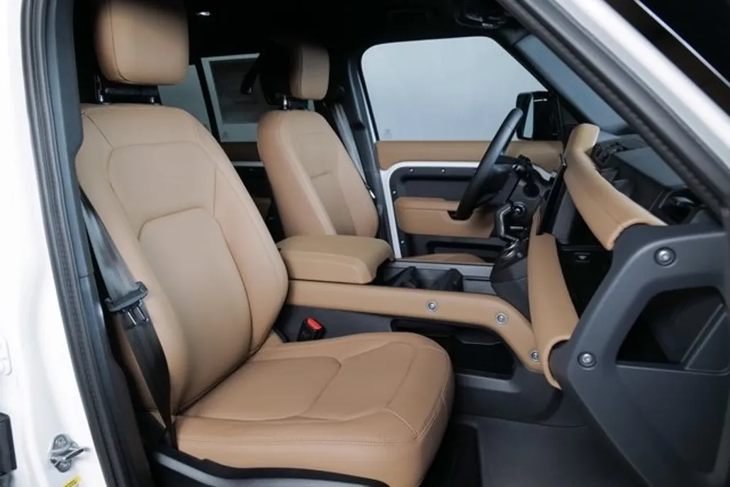 2025 Land Rover Defender 110 X-Dynamic SE photo 1