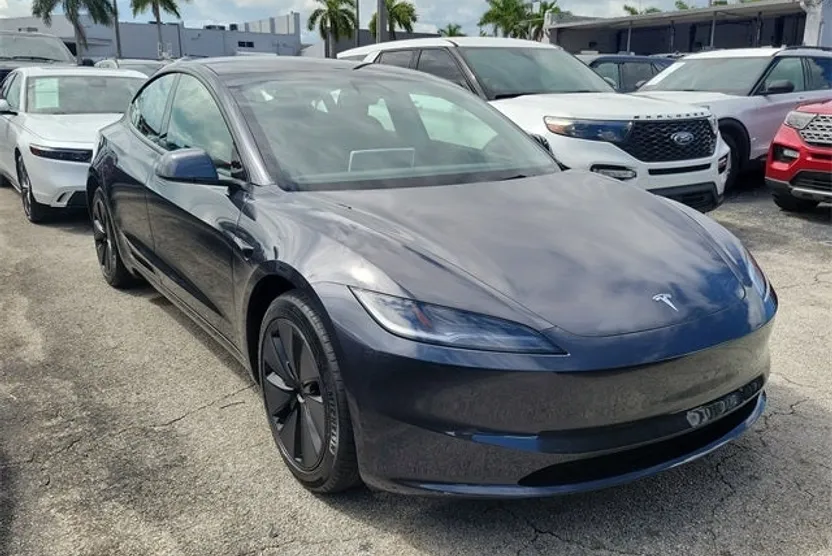 2025 Tesla Model 3 Long Range photo 1
