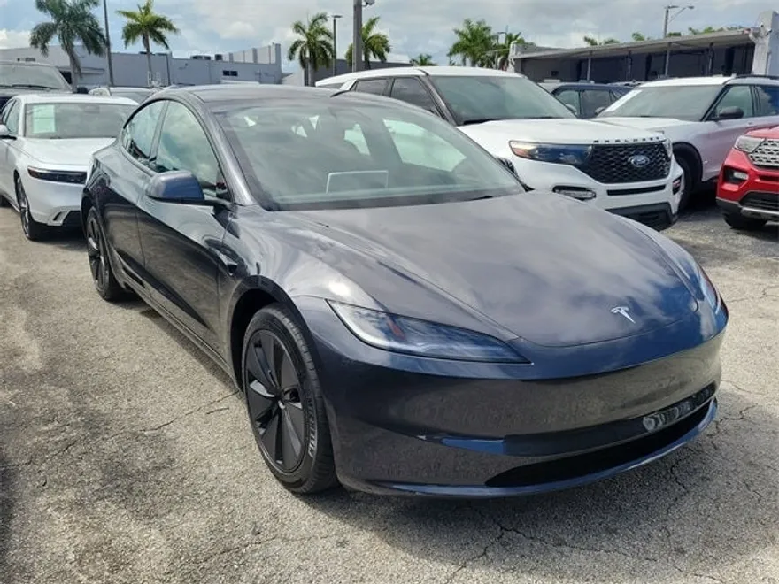 2025 Tesla Model 3 Long Range photo 1