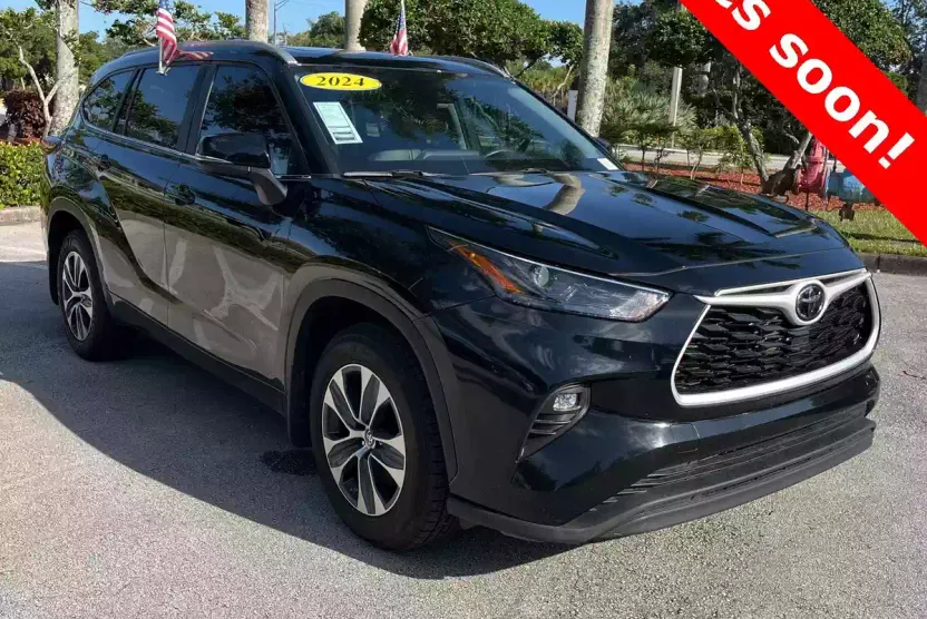2024 Toyota Highlander XLE photo 1