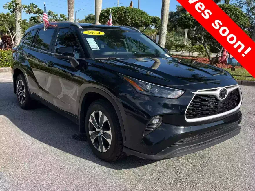 2024 Toyota Highlander XLE photo 1