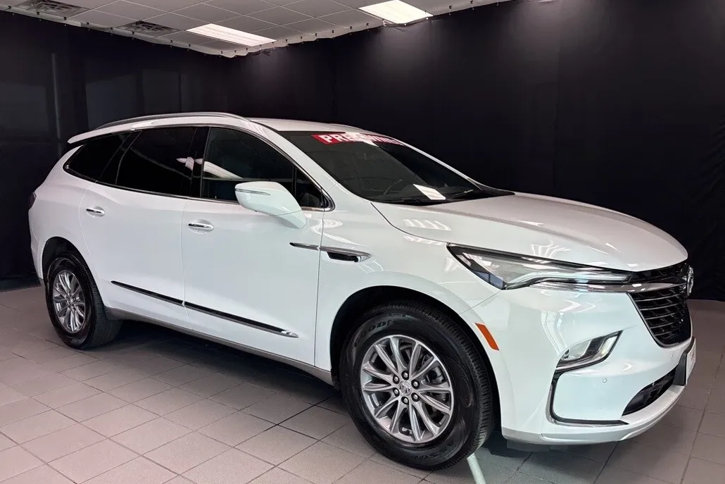 2024 Buick Enclave Premium photo 1