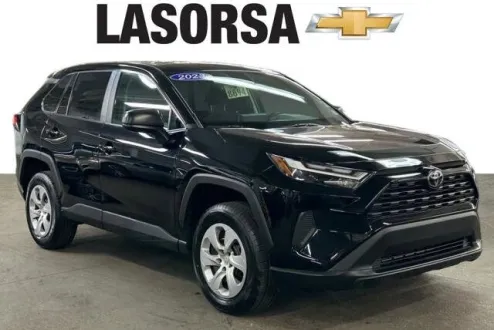 2023 Toyota RAV4 LE photo 3