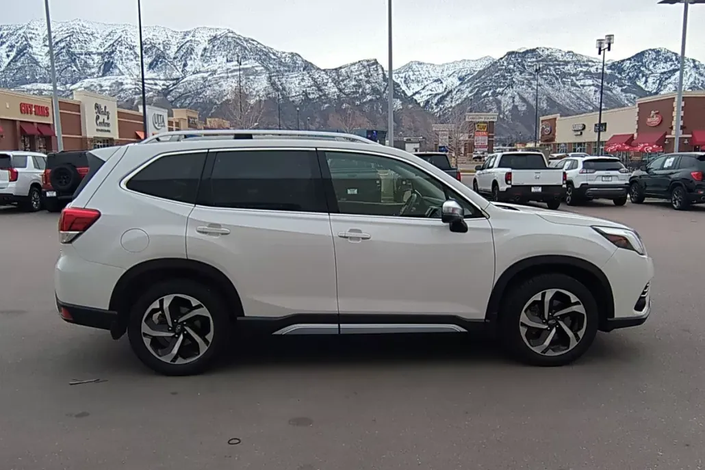 2022 Subaru Forester Touring photo 1
