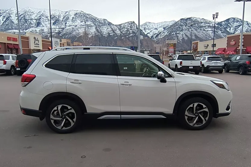 2022 Subaru Forester Touring photo 1