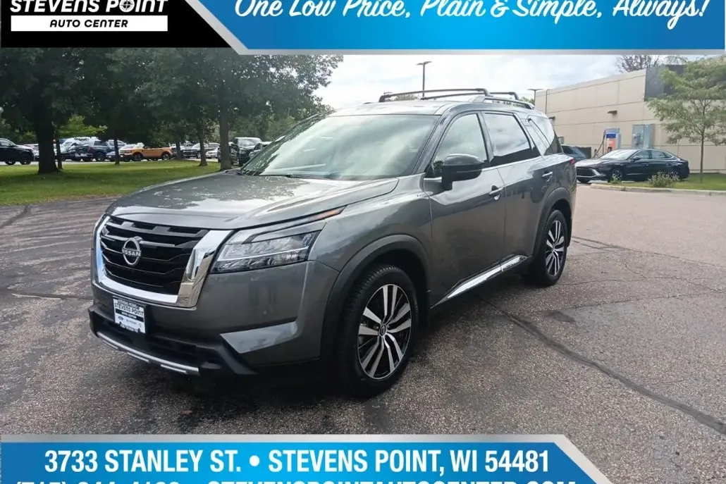 2023 Nissan Pathfinder Platinum photo 1