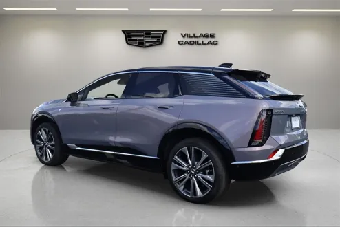 2025 Cadillac Optiq Luxury photo 3