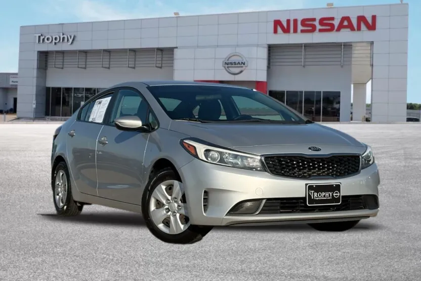 2017 Kia Forte LX Base photo 1