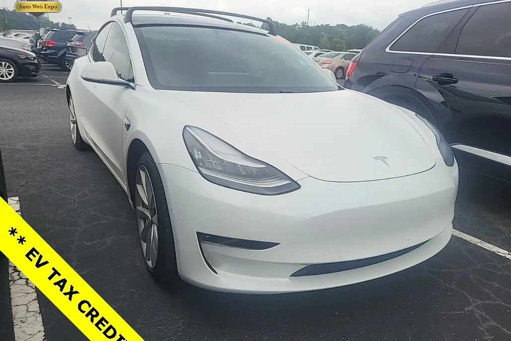 2020 Tesla Model 3 Long Range photo 1