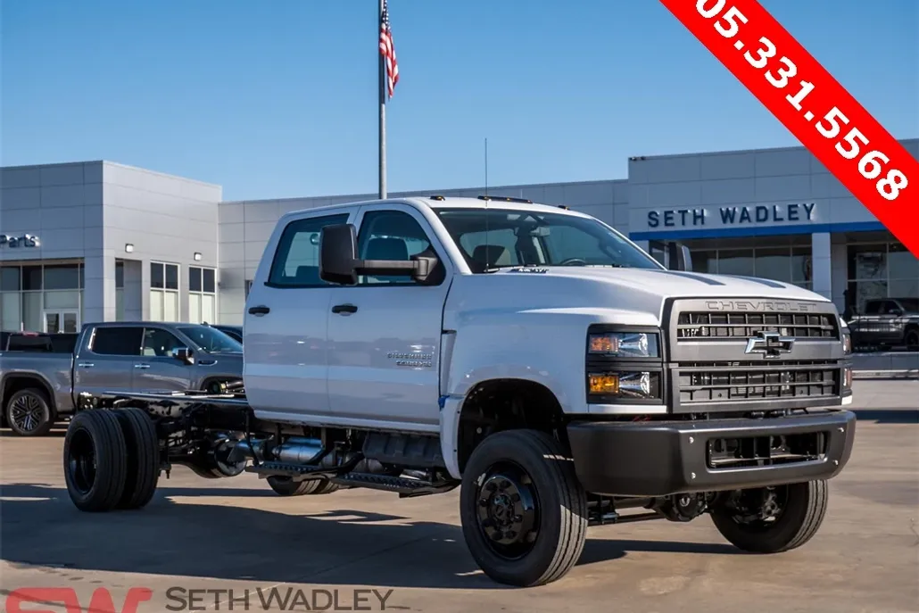 2024 Chevrolet Silverado 5500HD Work Truck photo 1
