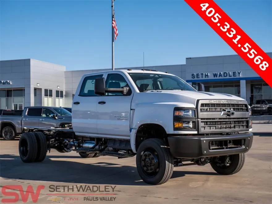 2024 Chevrolet Silverado 5500HD Work Truck photo 1