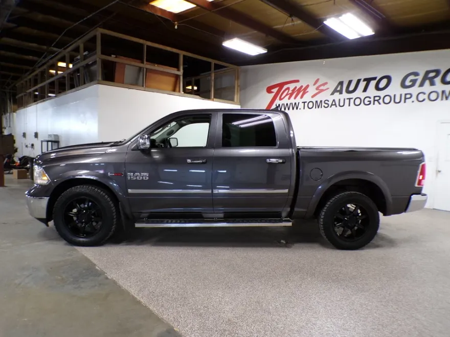 2016 Ram 1500 Laramie photo 1