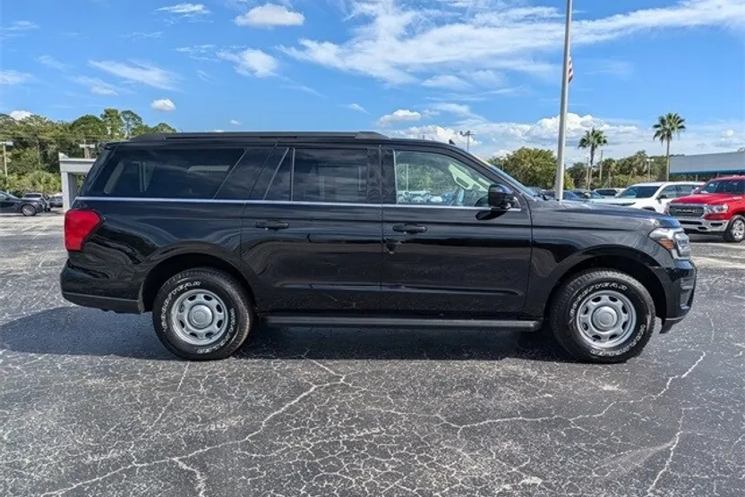 2023 Ford Expedition MAX XL photo 1