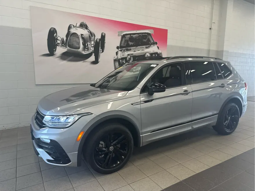 2023 Volkswagen Tiguan SE R-Line Black photo 1