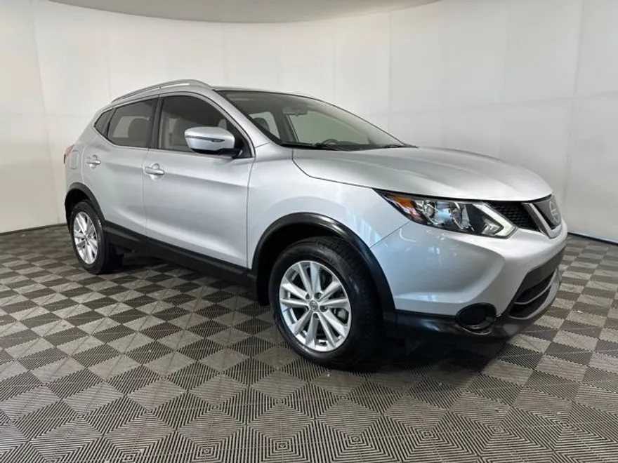 2018 Nissan Rogue Sport SV photo 1