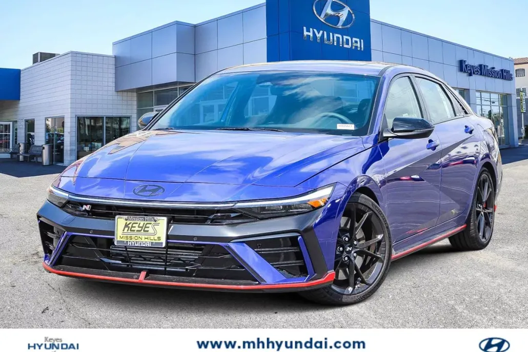 2025 Hyundai Elantra Base photo 1