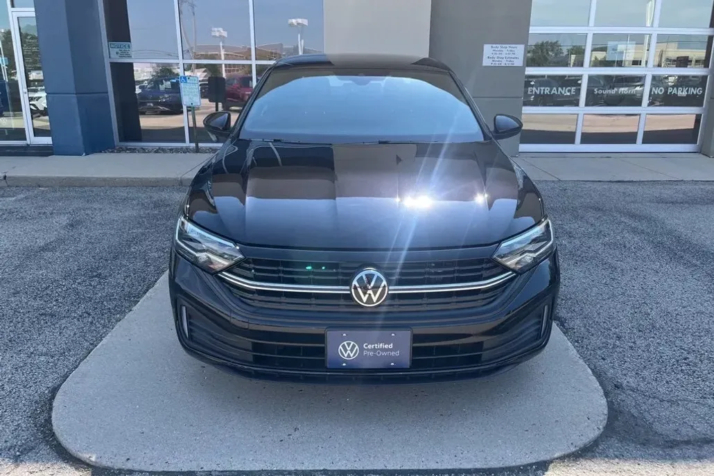 2024 Volkswagen Jetta 1.5T Sport photo 1