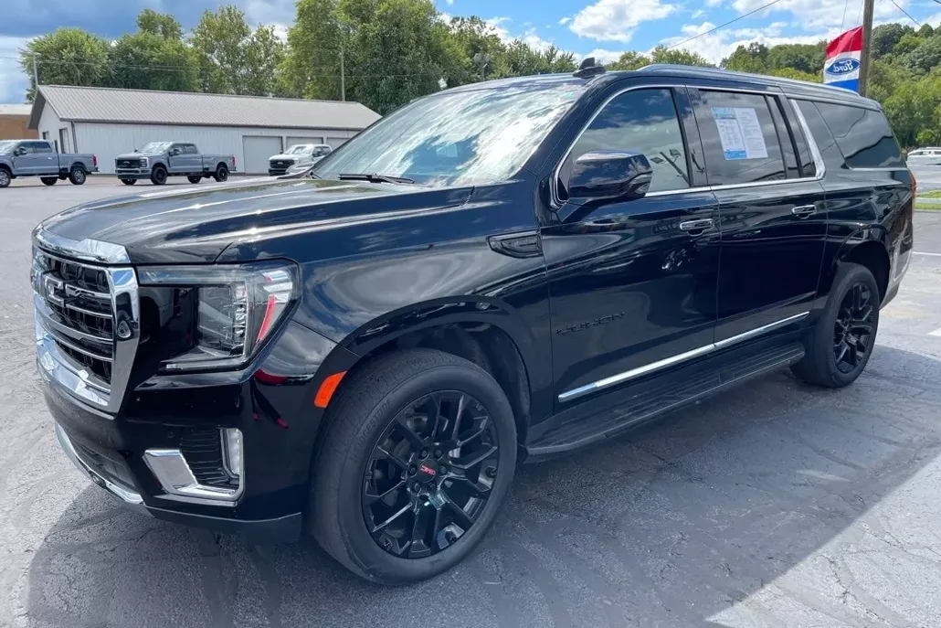 2022 Gmc Yukon XL SLT photo 1