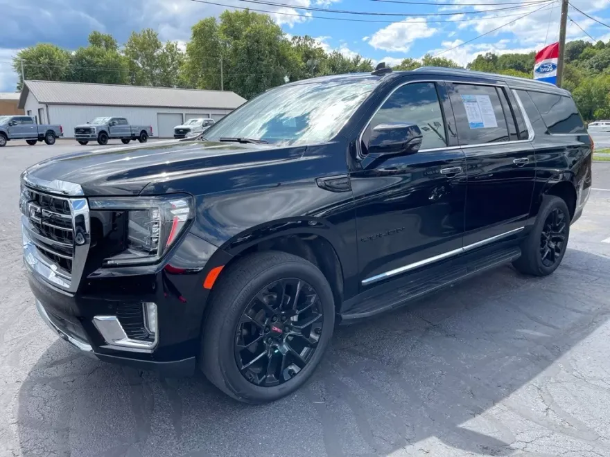 2022 Gmc Yukon XL SLT photo 1
