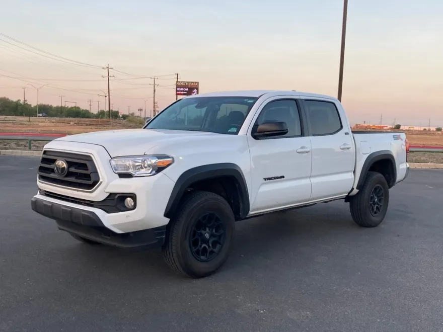 2023 Toyota Tacoma SR5 photo 1