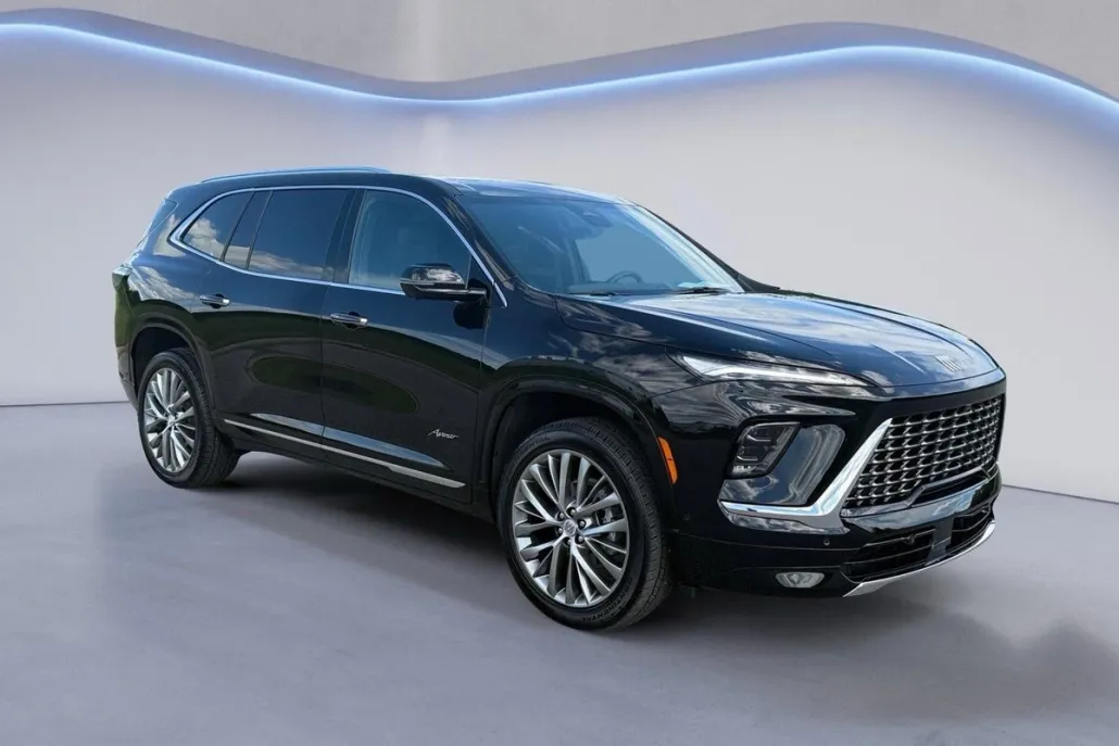 2025 Buick Enclave Avenir photo 1