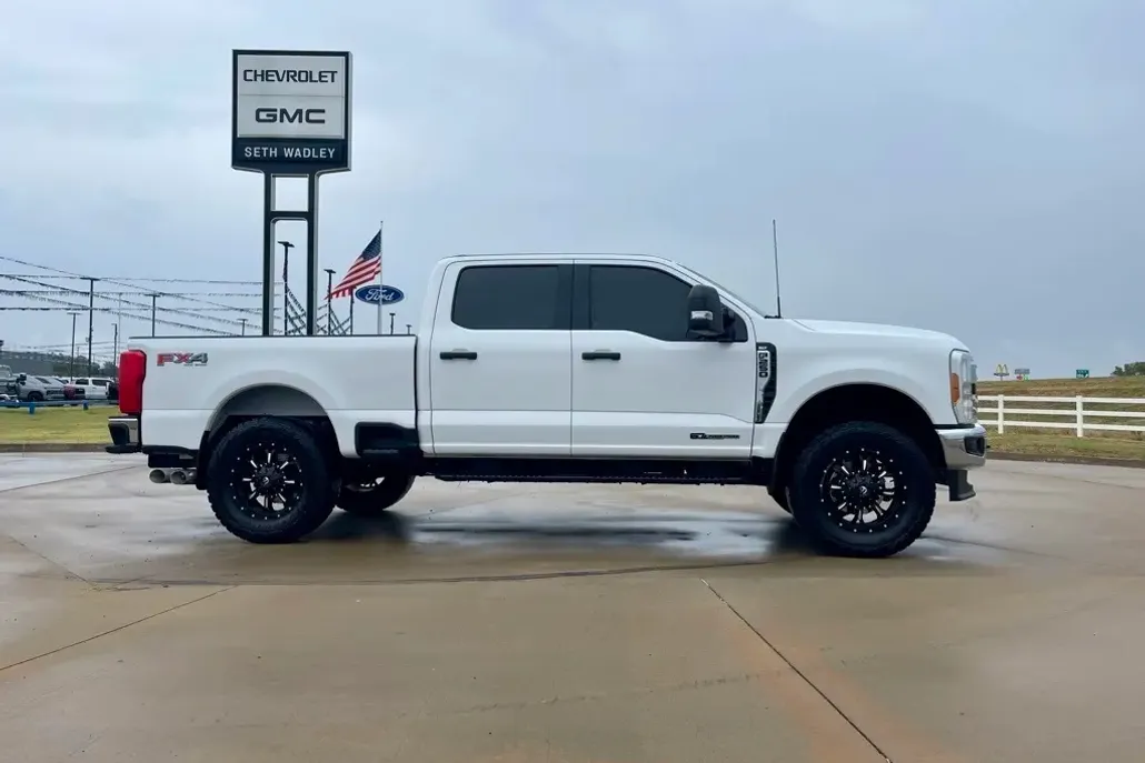 2023 Ford F-250 photo 1
