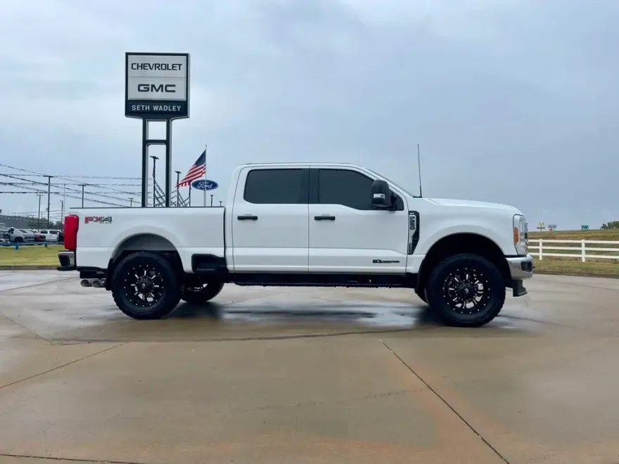 2023 Ford F-250 photo 1