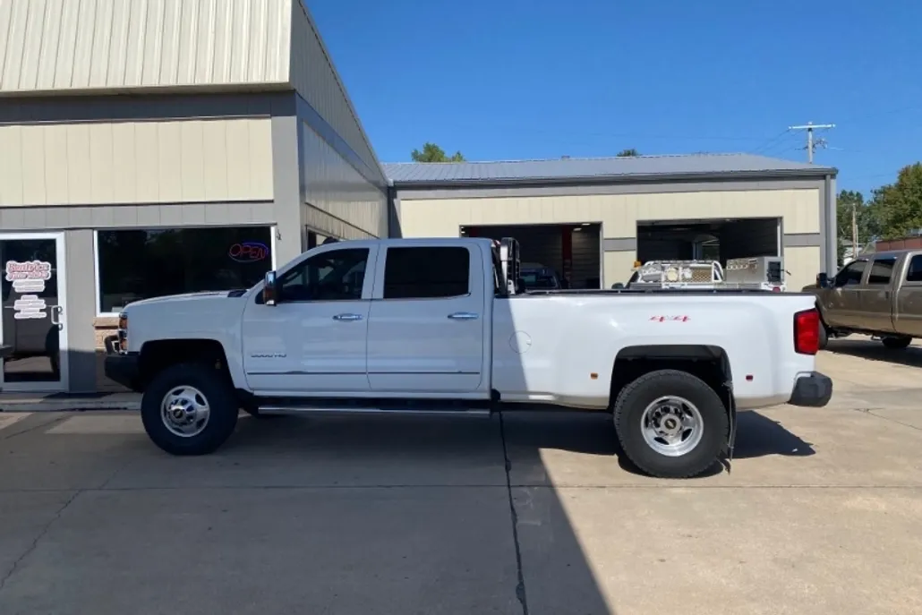 2015 Chevrolet Silverado 3500HD LTZ photo 1