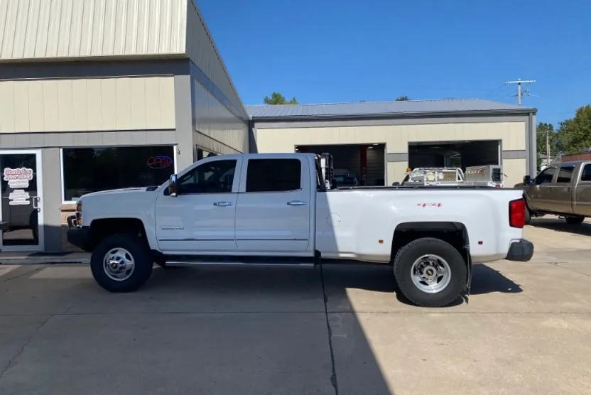 2015 Chevrolet Silverado 3500HD LTZ photo 1