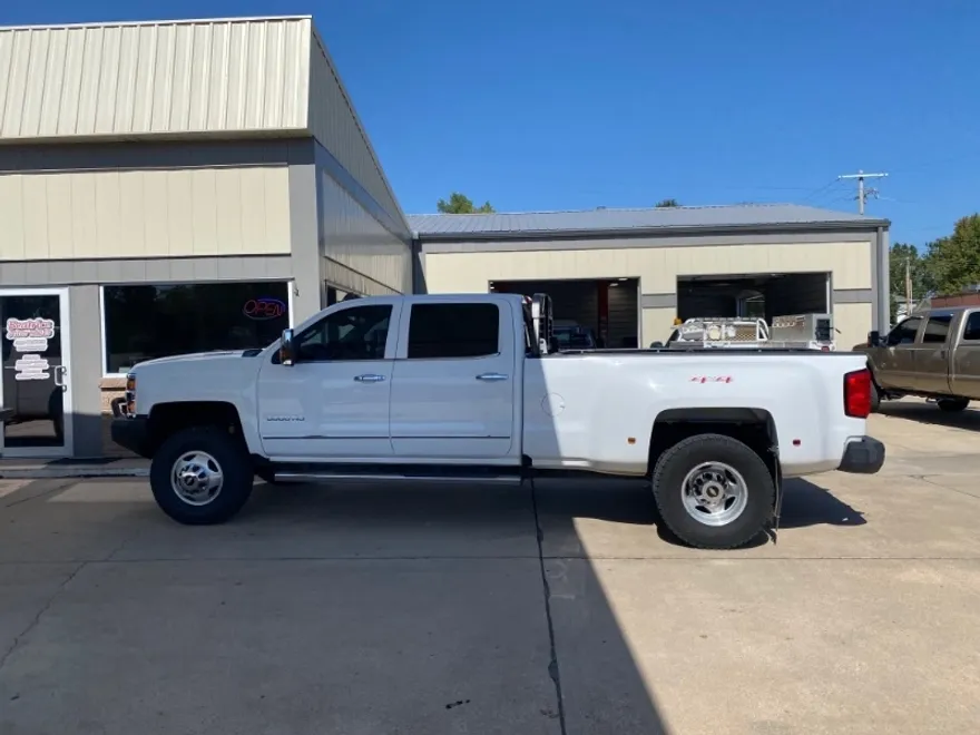 2015 Chevrolet Silverado 3500HD LTZ photo 1