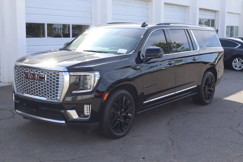2023 Gmc Yukon XL Denali photo 1