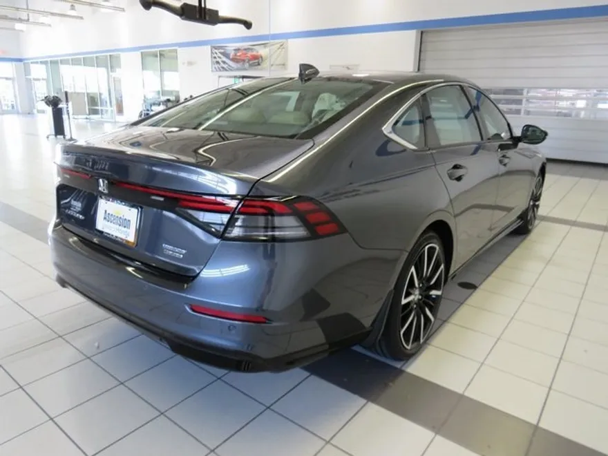 2025 Honda Accord Hybrid Touring photo 1