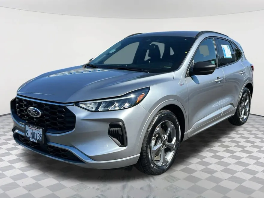 2024 Ford Escape ST-Line photo 1