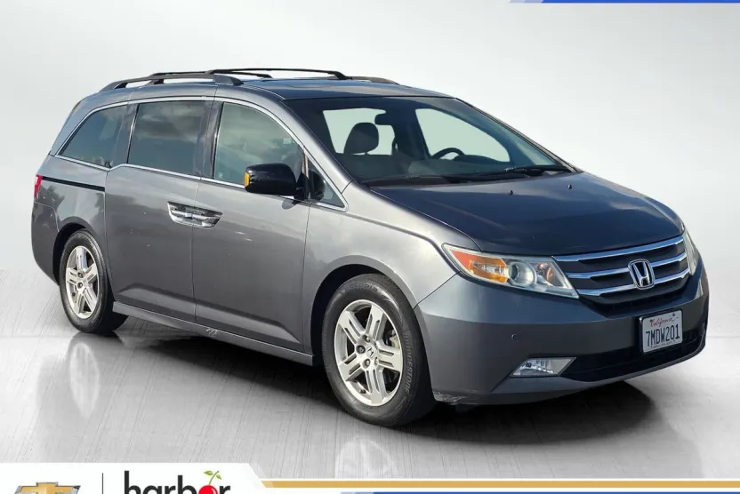 2012 Honda Odyssey Touring photo 1