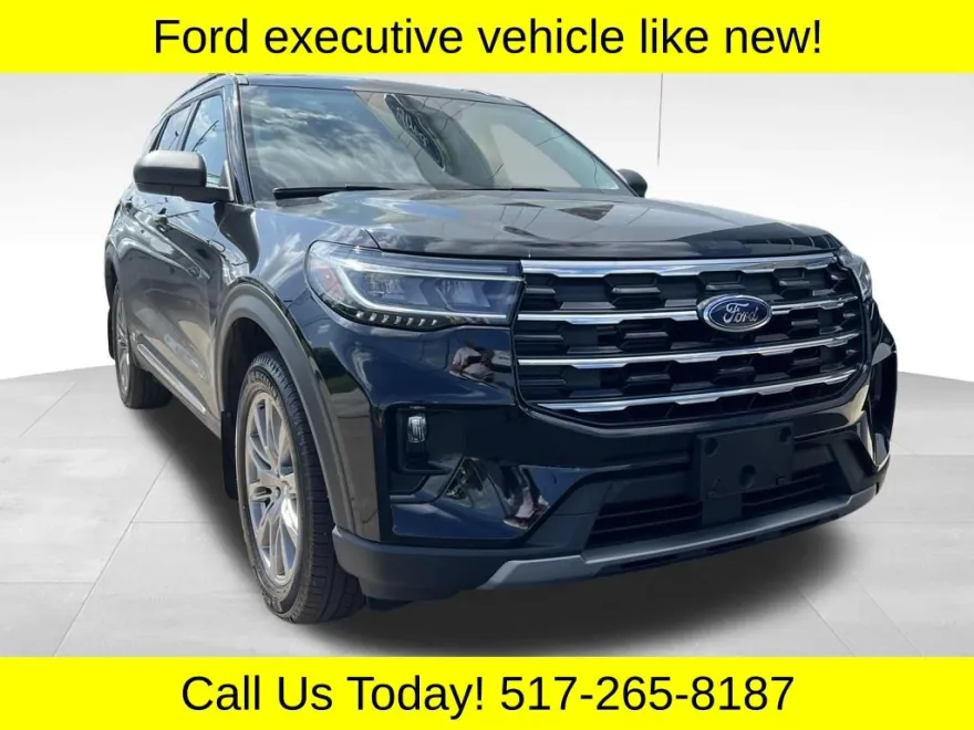 2025 Ford Explorer photo 1