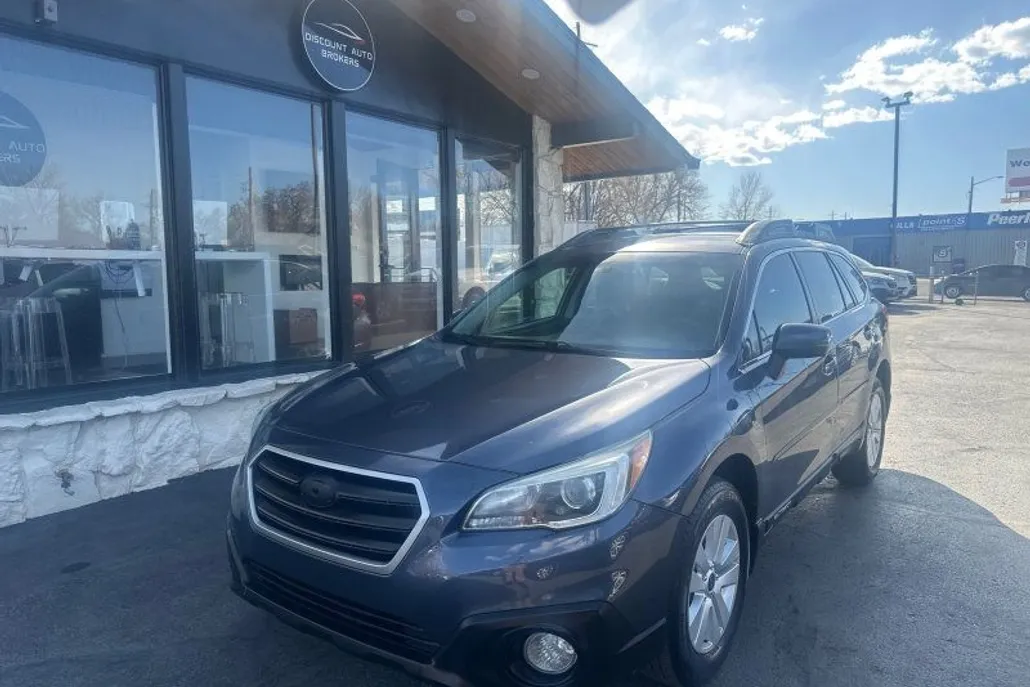 2015 Subaru Outback 2.5i Premium photo 1