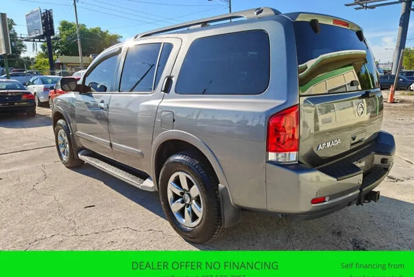 2014 Nissan Armada SV photo 1