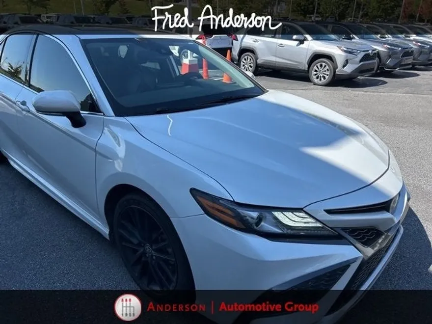 2022 Toyota Camry Hybrid XSE photo 1