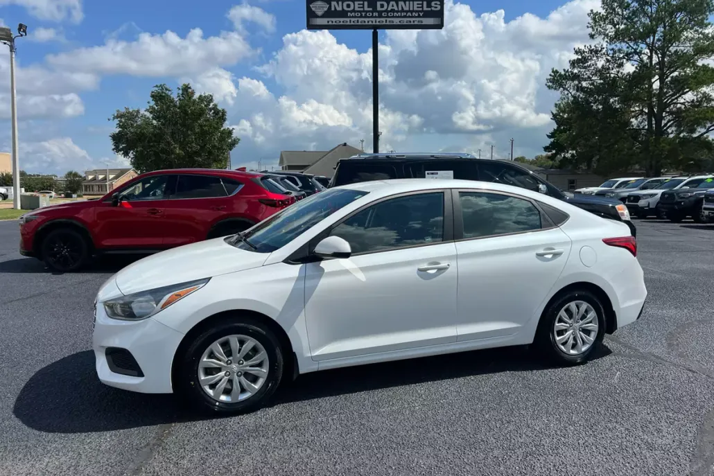 2021 Hyundai Accent SE photo 1