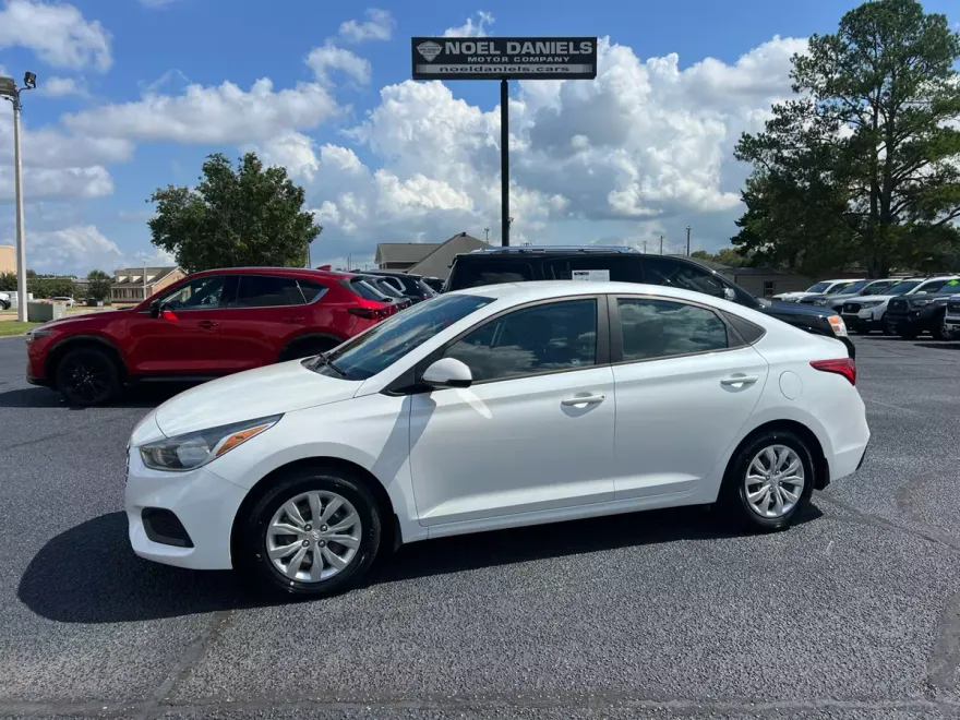 2021 Hyundai Accent SE photo 1