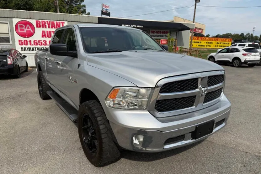 2017 Ram 1500 SLT photo 1