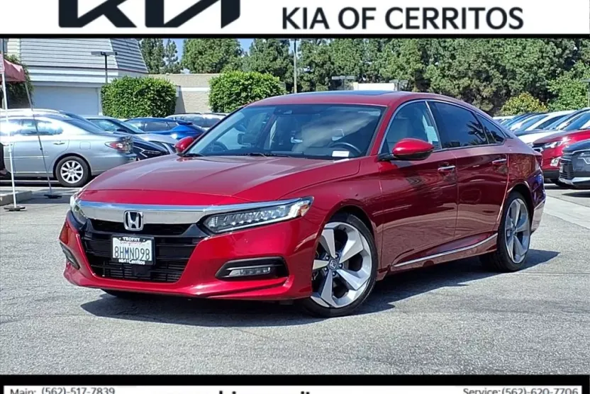 2018 Honda Accord Touring 1.5T photo 1