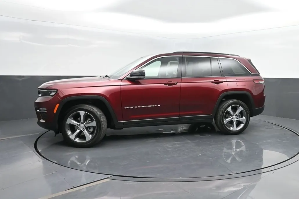 2025 Jeep Grand Cherokee Limited photo 1