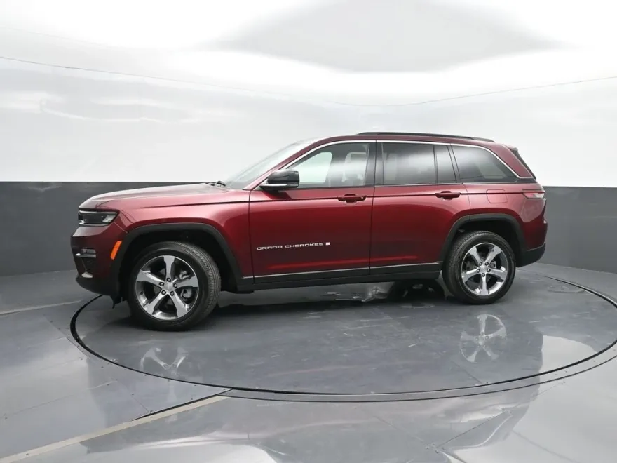 2025 Jeep Grand Cherokee Limited photo 1