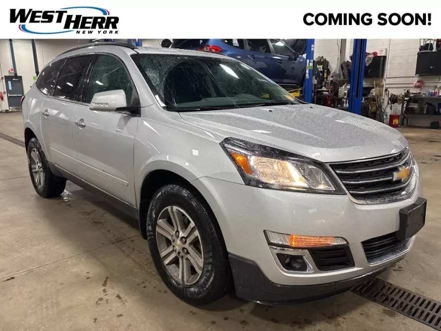 2017 Chevrolet Traverse 1LT photo 1