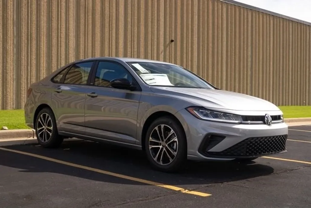 2025 Volkswagen Jetta 1.5T Sport photo 1